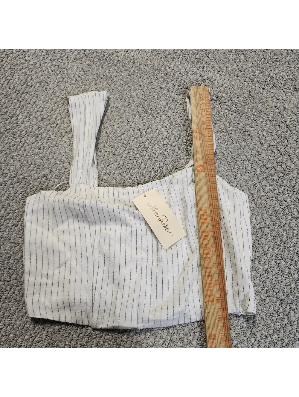 Allie Rose White Pinstripe Crop Top with Wide Straps Size Large NWT - Picture 2 of 7